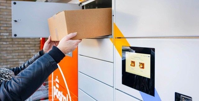 postnl-pakketautomaat-bij-supermarkt-2-ezgif.com-