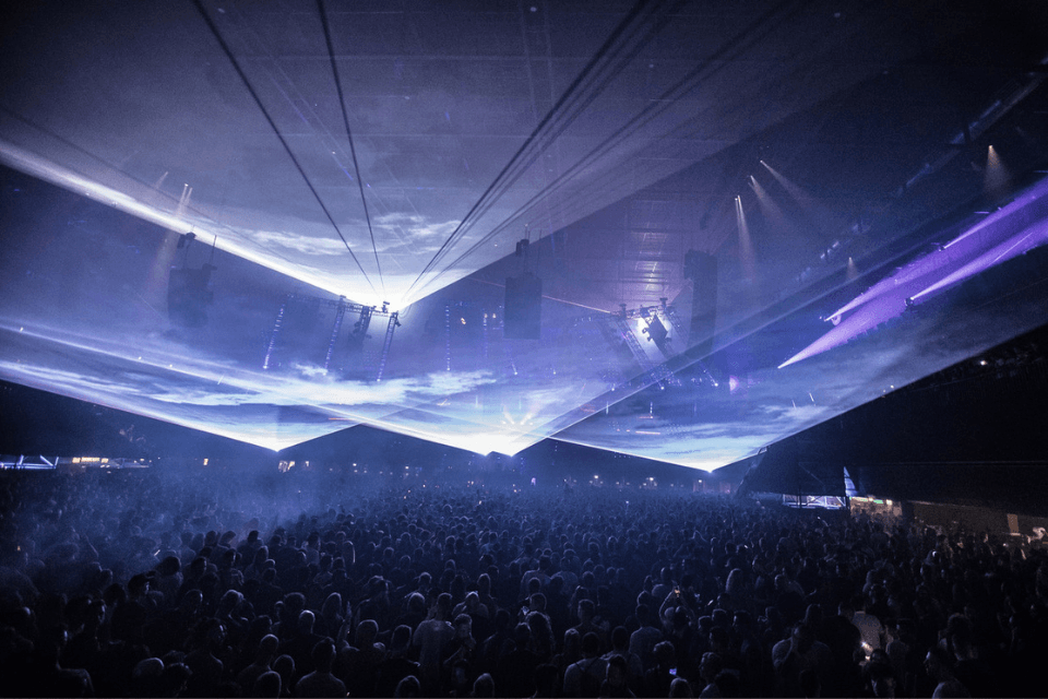 Lasershow bij dance event