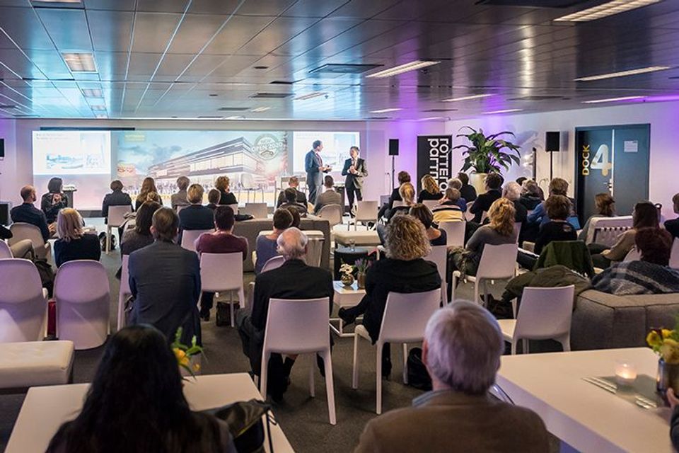 Balkenende-geeft-lobbytips-tijdens-Masterclass-Rotterdam