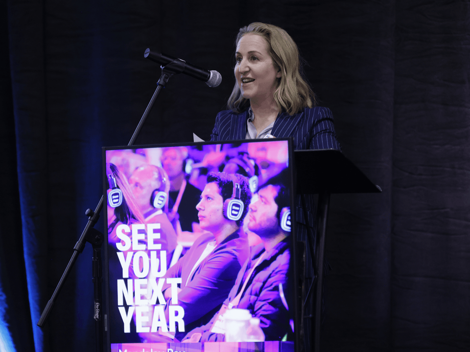 Carina Bauer tijdens de slotpersconferentie van IMEX America 2025