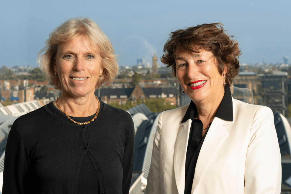 Elvira Withagen en Angelique Lombarts