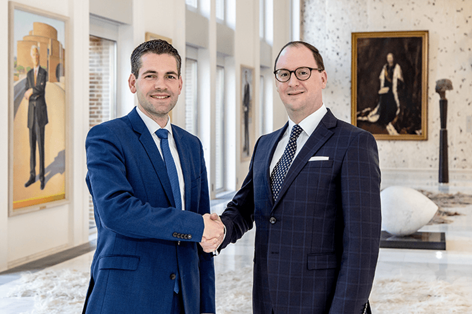 Gedeputeerde Joost van den Akker en MCB-directeur Jurgen Moors