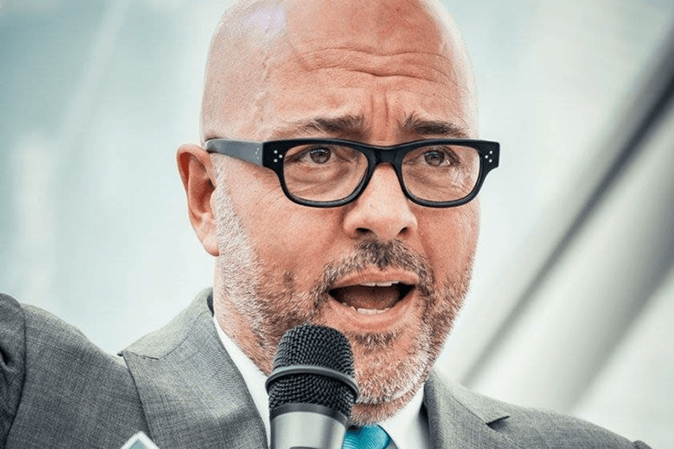 Han Leenhouts Sales and Pepper