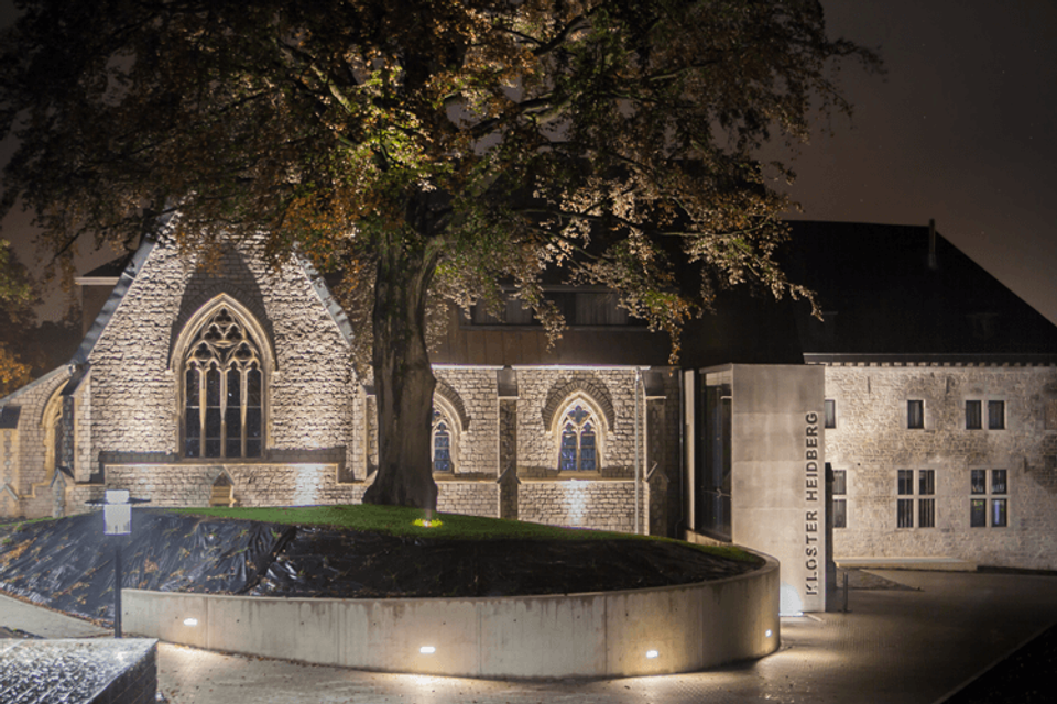 KlosterHeidberg Gevel by night klosterheidberg.be