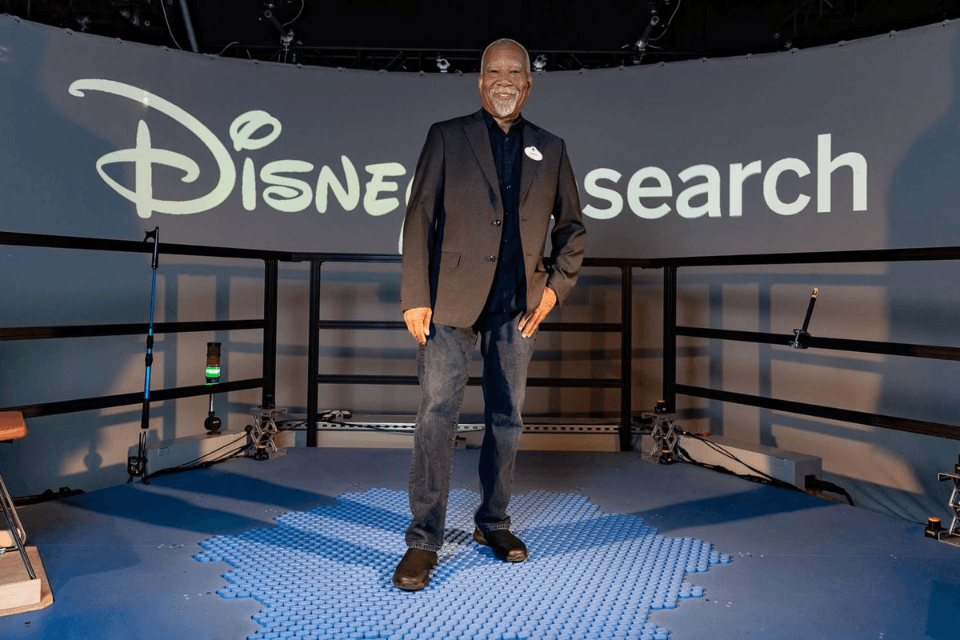 Lanny Smoot op de Holotile vloer