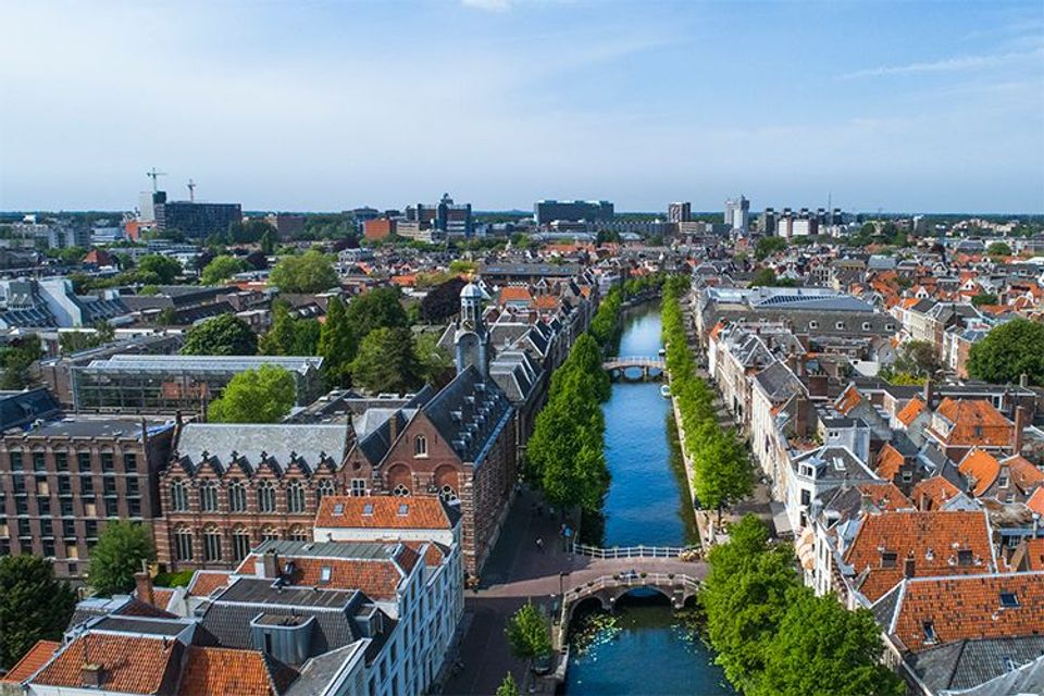 Leiden Rapenburg droneview