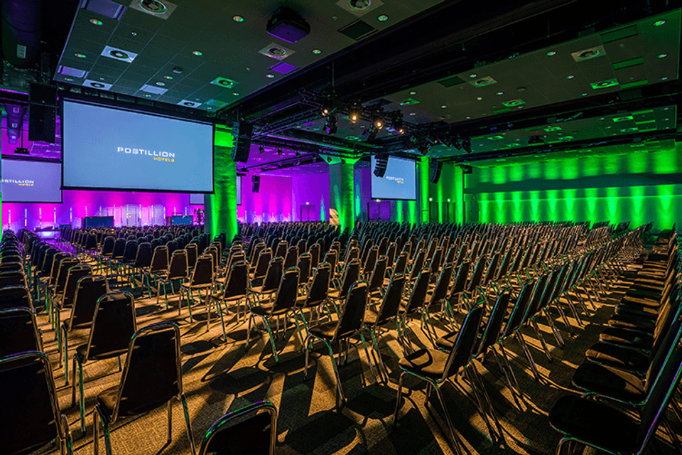 Congreszaal in Postillion Convention Centre Den Haag