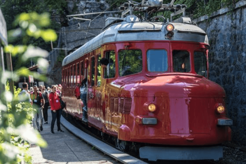 Red Arrow Churchill trein