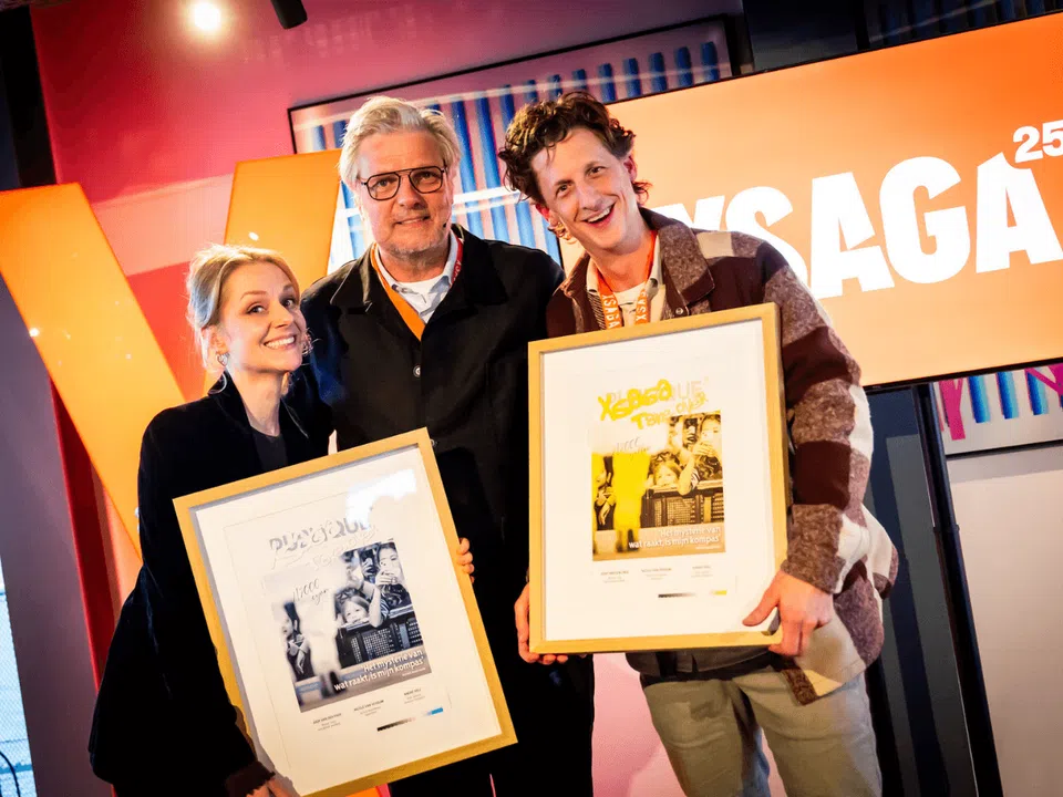 Sanne Hamel - Patrick Roubroeks - Pieter Claassen met de CMYK platen van de Publique XSAGA Take over