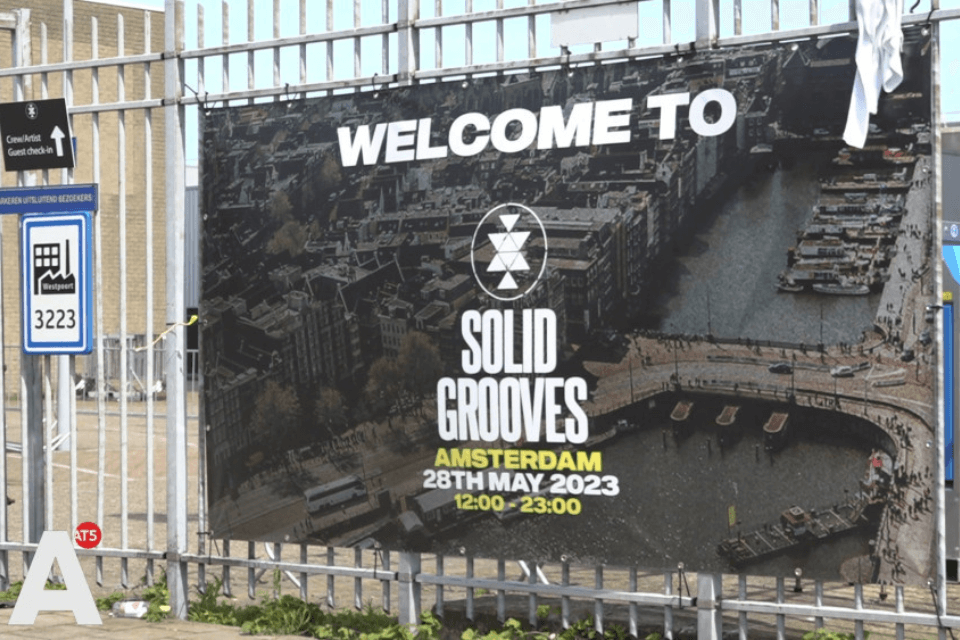 Banier Solid Grooves