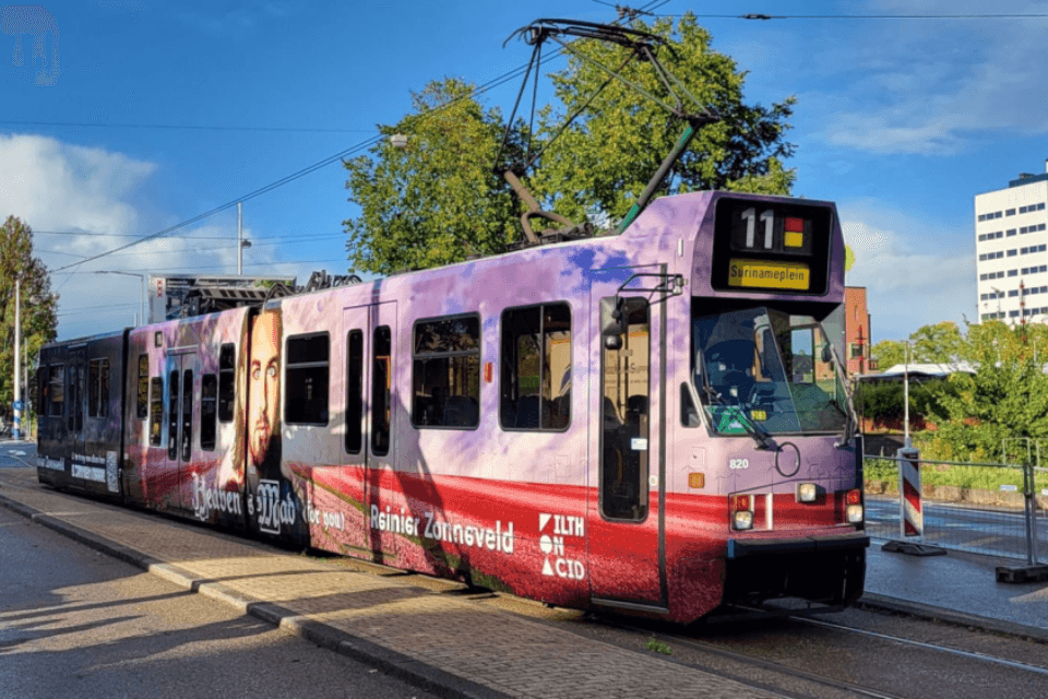 Tram met beeltenis van Reinier Zonneveld