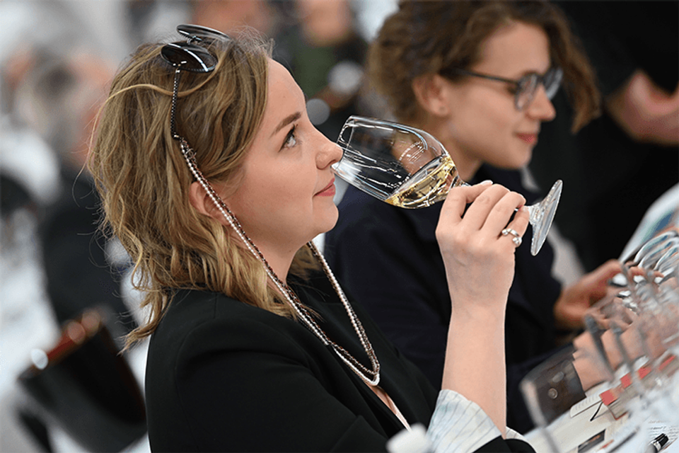 Bezoeker op Vinexpo 2019 | © Philippe Labeguerie, Jean-Bernard Nadeau, Joanna Margan