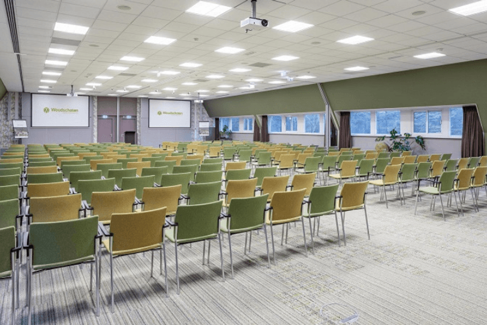 Woudvleugel congreszaal van Woudschoten