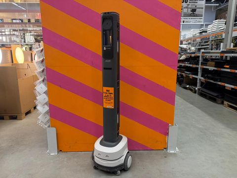 RetailTech: Robot Zippie speurt naar lege schappen in Hornbach Zwolle