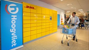 Hoogvliet voorziet filialen van DHL-pakketautomaten