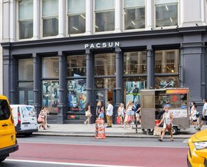 Hoe win je het hart van Gen Z (en Gen Alpha)? De 6 lessen van fashionretailer PacSun