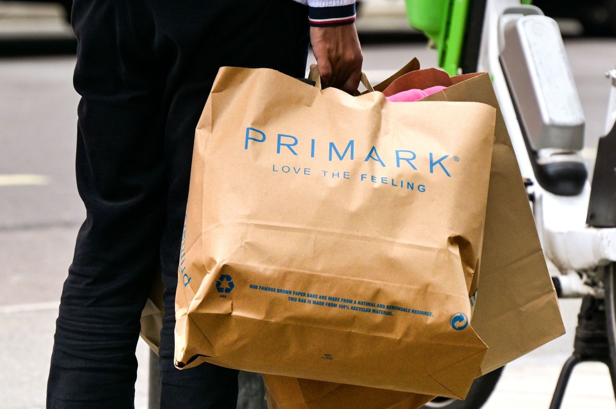 Primark komt met prijsoffensief en pakt winkelervaring aan